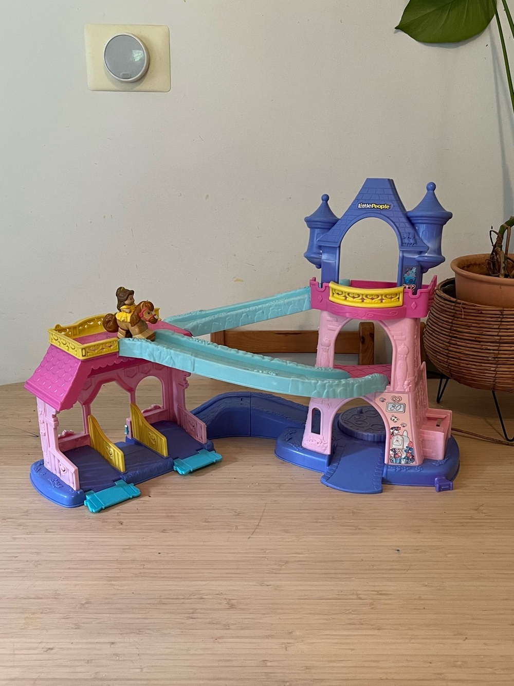 Klip Klop Castle + Belle Horse